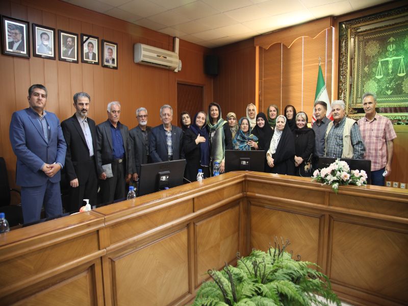 لقاء جماعی للمتقاعدین مع الدکتور مسجدی