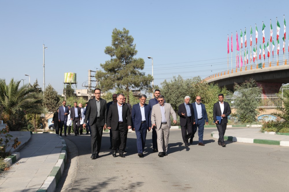 بازدید رییس دانشگاه علوم قضایی از مرکز تشخیصی آزمایشگاهی تهران