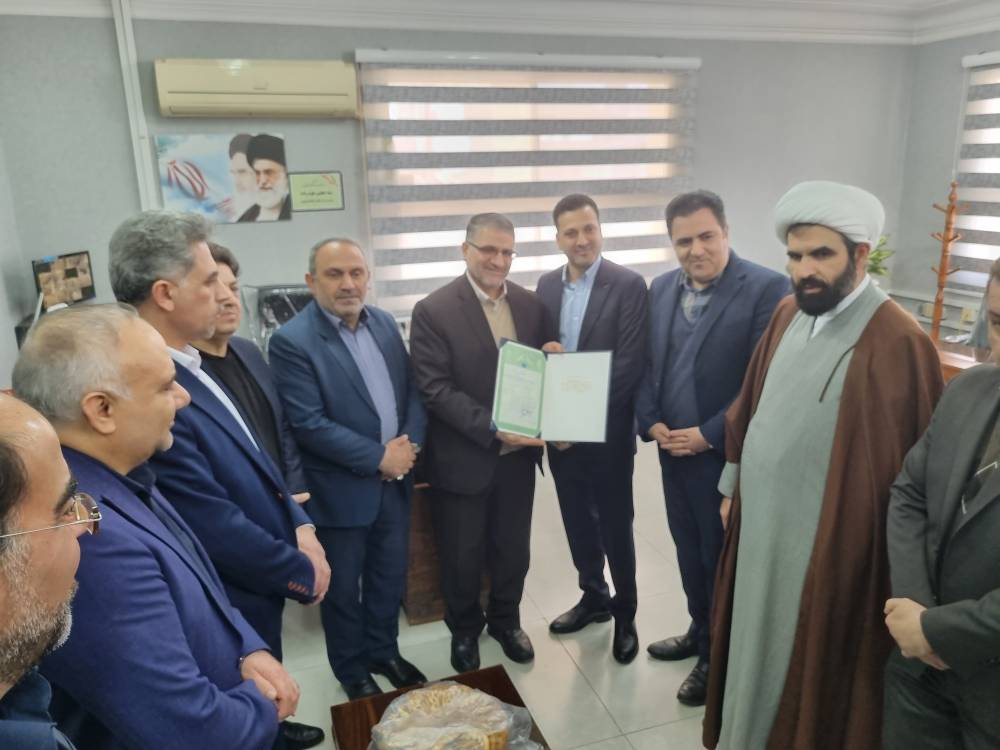 اهدای سند مالکیت فرمانداری و شهرک صنعتی فومن